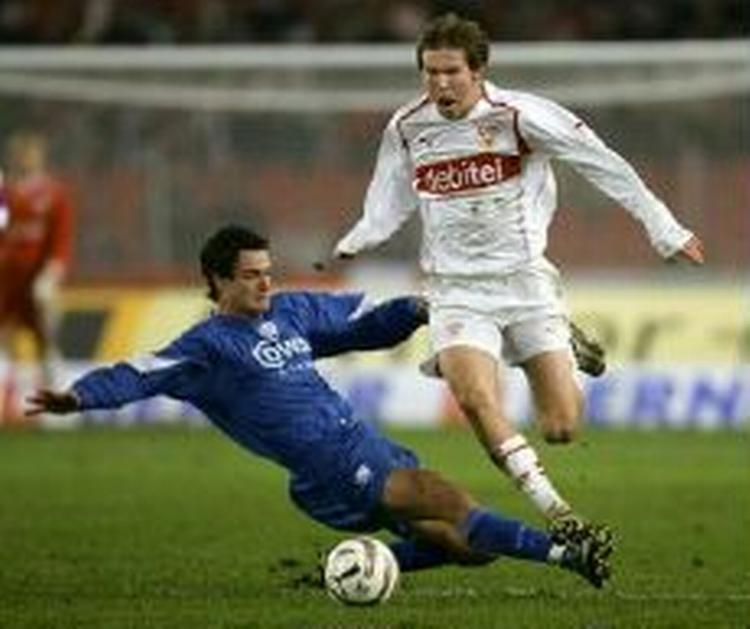 Hleb afdribler en forsvarsspiller fra Bochum: - Arkivfoto: AP. 