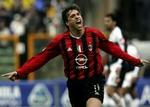 Crespo i Milans stribede trøje. I den kommende sæson skal han måske spille i Chelseas blå trøje igen. - Arkivfoto: AP. 
