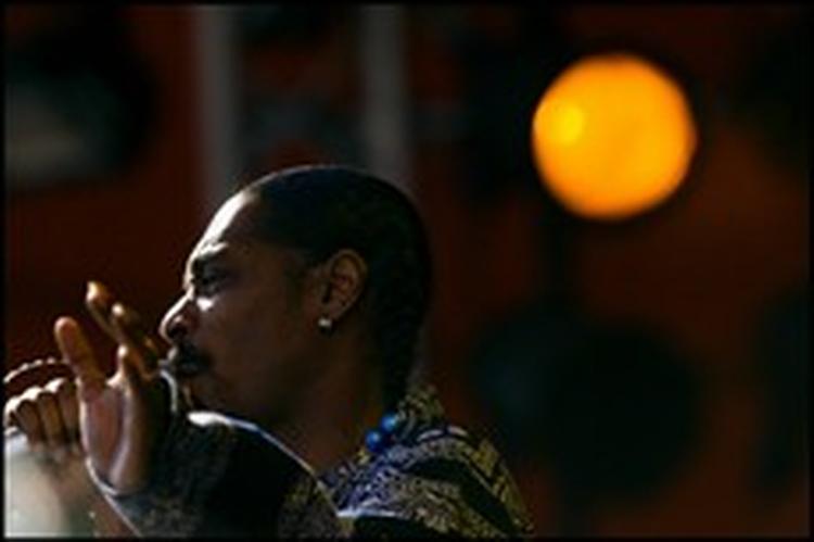 Snoop Dogg leverede ferm underholdning fra Orange Scene. - Foto: Anders Birch 