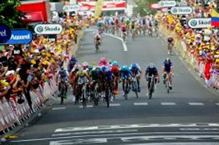 CSC-chefen Riis var tilfreds med indsatsen på anden etape i det vestlige Frankrig. - Foto: AP 