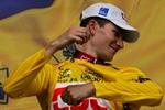 David Zabriskie kunne efter 3. etape endnu en gang trække den gule trøje over hovedet. - Foto: AP 