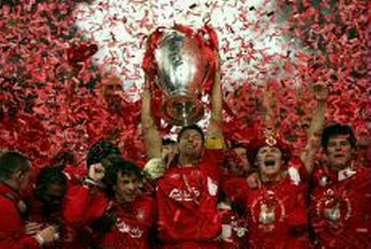 Hvis Steven Gerrard skal løfte CL-trofæet i den kommende sæson bliver det for Chelsea eller Real Madrid. - Arkivfoto: AP. 