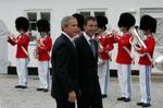 Præsidenten er ankommet til Marienborg, hvor han blev modtaget af statsministeren. - Foto: AP 