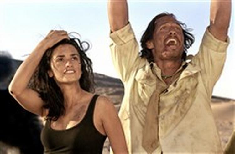 Smukke, smukke Penelope Cruz har rodet sig ud i noget værre snavs i den dårligere end middelmådige ramasjangfilm 'Sahara'. - Foto fra filmen 