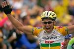 McEwen fejrer sin etapesejr nr. to i årets Tour. - Foto: AP 