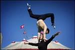 Sig du er fra Udlændingestyrelsen og så er der gratis adgang i Cirkus Dannebrog. - Foto: Lars Skaaning 
