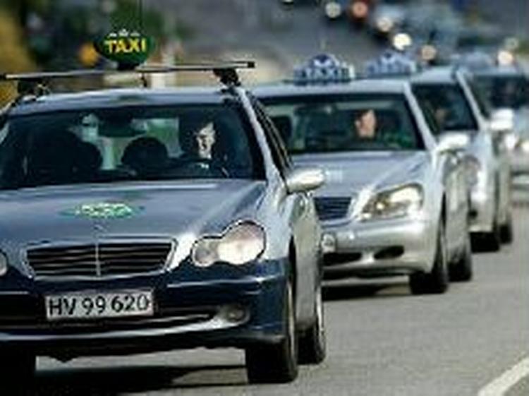 Justitsministeriet vil fjerne den regel, der fritager taxichauffører for at bruge sikkerhedssele. - Arkivfoto: Klaus Hosting 