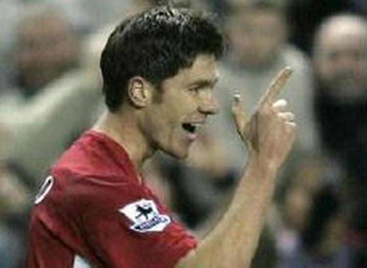 Xabi Alonso er vild med Steven Gerrard. - Arkivfoto: AP. 