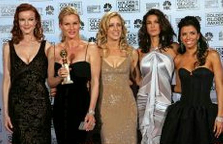 Fem af de desperate husmødre ved årets Golden Globe-Award-uddeling. - Foto: AP 