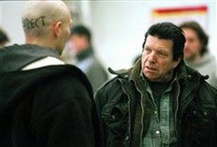 Leif Sylvester Petersen yder en af skuespilkarrierens hidtil flotteste præstationer som Mads Mikkelsens afstumpede gangster af en far i  Pusher II .   PR-foto 