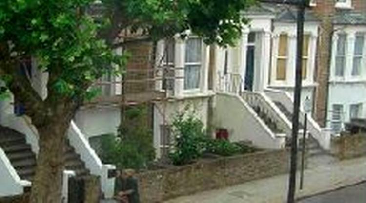 Huspriserne daler i Storbritannien. For 13. måned i træk. Tidligere har man set en kraftig vækst i priserne. - Foto: AP 