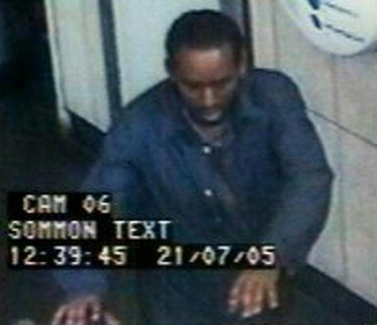 Dette billede af Yasin Hassan Omar fra et overvågningskamera blev offentliggjort i weekenden. - Arkivfoto: Ap 