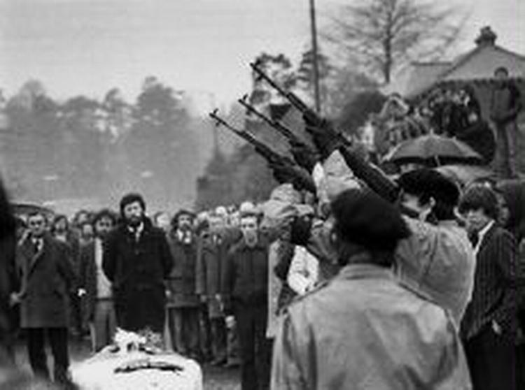 IRA har i 35 år kæmpet en væbnet kamp for en løsrivelse af det britiskstyrede Nordirland. - Foto: AP 