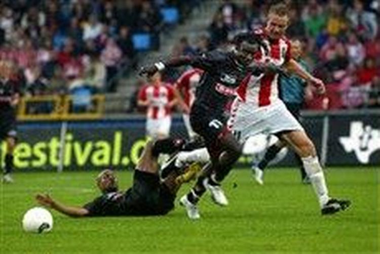 Pimpong bragte lidt ufortjent midtjyderne foran kort ind i anden halvleg. - Foto: Ole Kjær 