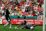 Stephan Andersen blev i sin Charlton-debut i maj 2005 passeret fire gange af Manchester United. - Arkivfoto: AP. 