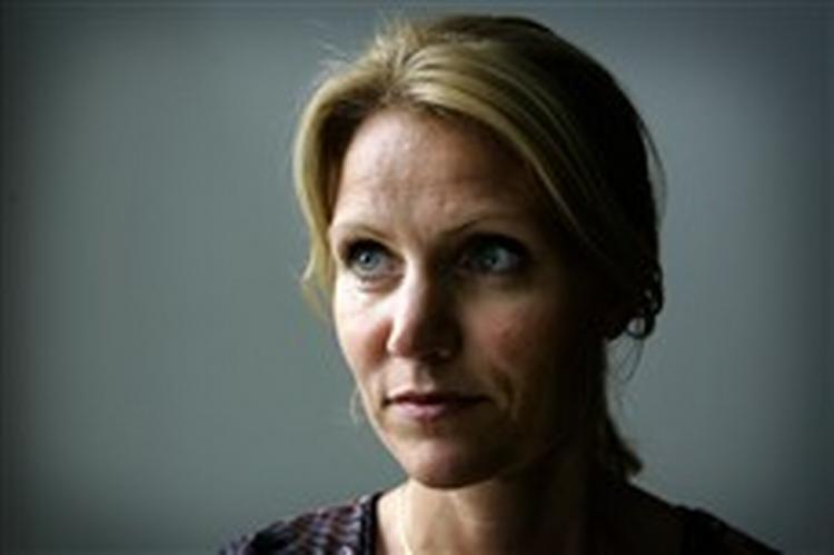 »Vi kan se, at skattestoppet har social slagside. En enkel måde at gøre noget ved det på er at indføre et takststop«, siger Helle Thorning-Schmidt.   Foto: Jens Dresling. 