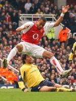 Gilberto Silva i aktion. - Arkivfoto: AP. 