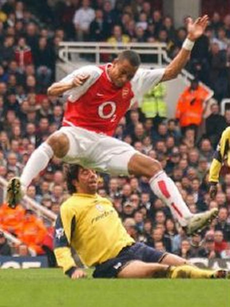 Gilberto Silva i aktion. - Arkivfoto: AP. 