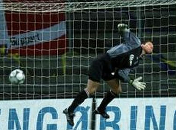 Kim Drejs har bl.a. spillet Europa Cup-kampe for Brøndby - her mod Varteks i 2001. - Arkivfoto: Lars Poulsen. 
