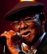 Ibrahim Ferrer i en af sine sidste optrædener på Jazz Festival i Montreux i Schweiz i begyndelsen af juli. - Foto: AP 