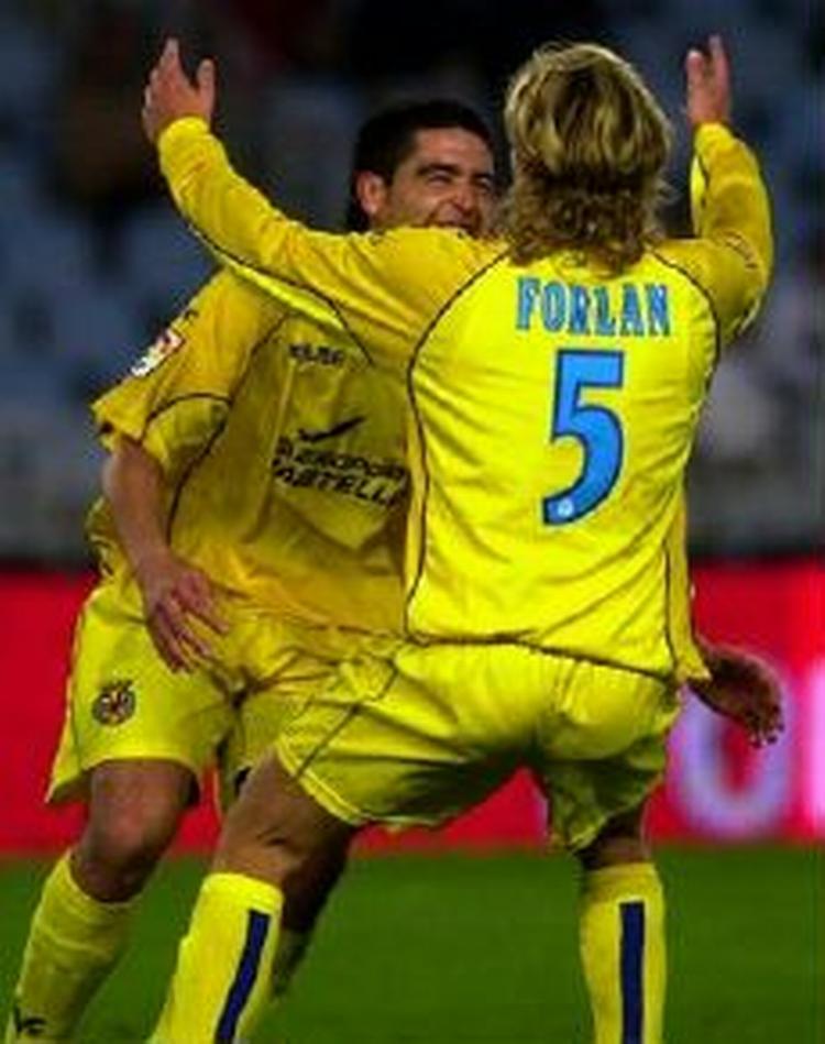 Villarreals to nøglespillere - Riquelme og Forlán. - Arkivfoto: AP. 
