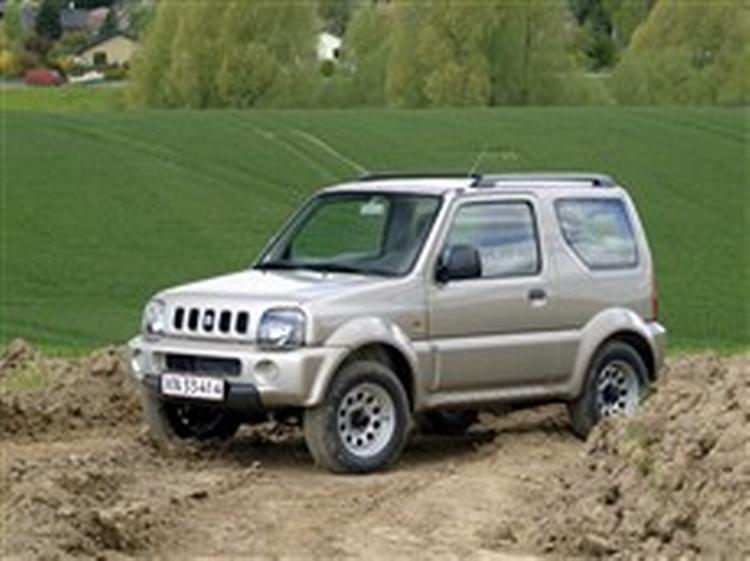 Suzuki Jimny - billig firehjulstrækker på hvide plader 