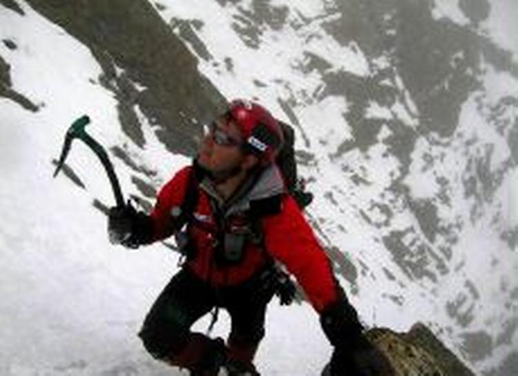 Den slovenske bjergbestiger blev reddet ned fra et seks-dages ophold i 6.000 meters højde på 'Dræberbjerget' i 'Pakistan. - Foto: AP 