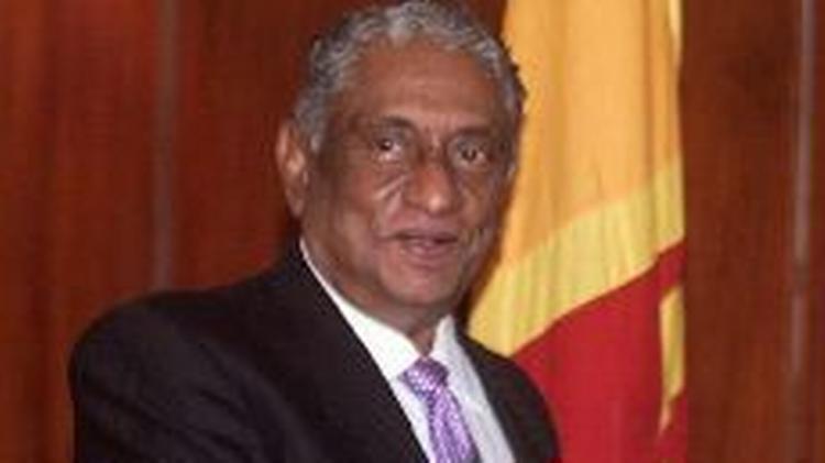 Lakshman Kadirgamar blev skudt ned af ukendte gerningsmænd nær sit hjem i Colombo. - Foto: AP 