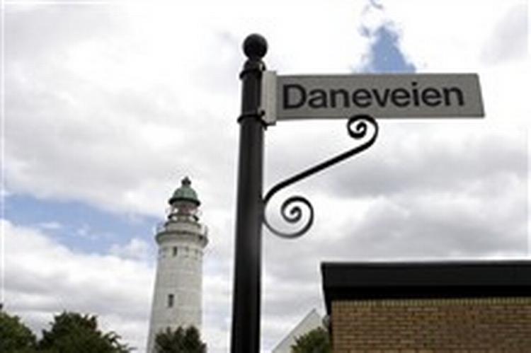 Fyrtårnene ved Stevns er omdrejningspunkt i en strid, hvor lokale frygter, at fredede bygninger falder i hænderne på sekten Smiths Venner.   Foto: Lars Hansen 