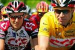 Jens Voigt (i gult) og Ivan Basso er også holdkammerater de kommende to sæsoner. - Arkivfoto: AP. 