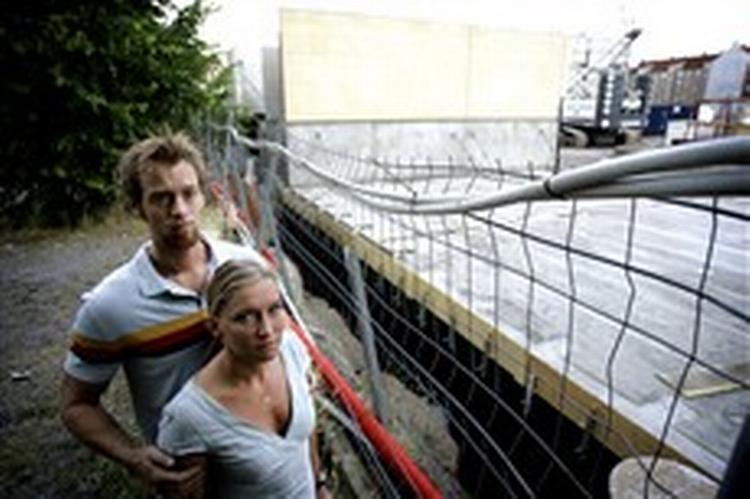 Parret Dorethe Broe Jensen og Mikael Z Wolf føler sig snydt af Hanne Nørrisgaard og vil nu anlægge sig. - Foto: Jens DreslingA! 