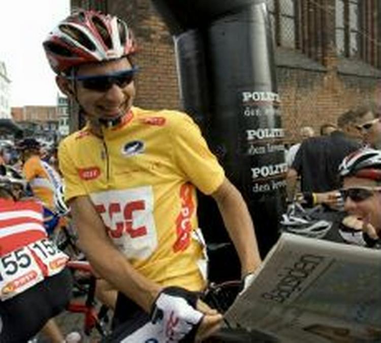 Guidi i den gule førertrøje under Post Danmark Rundt 2004. - Arkivfoto: Claus Bonnerup 
