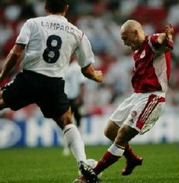 Thomas Gravesen sad solidt på midtbanen. - Foto: Mads Nissen 