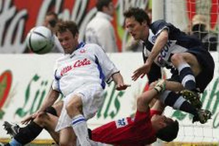 Thomas Rasmussen i kamp for Rostock. - Arkivfoto: AP 