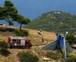 Flyet styrtede ned 40 km. fra Athen nær byen Grammatikos. - Foto: AP 