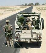Heltebil ,  action man-bil  eller  batmobil . Den nye vogn har fået flere kælenavne af de danske soldater i Irak. - Foto: Hærens Operative Kommando 