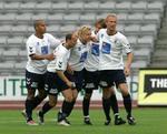 Århusiansk jubel efter 1-0-målet sat på straffespark af Jonny Hanssen (midt/lys). - Foto: Erik Kragh 
