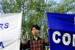 Xiaotin Liu flygtede fra Kina til Danmark. Han er udøver af Falun Gong og demonstrerede mandag mod den kinesiske rigsadvokat foran Hotel Scandic - Foto: Peter Hove Olesen 