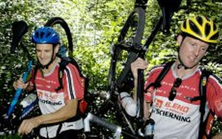 Holdkaptajn Claus Graugaard og Martin Rasbøl Andersen træner ved Hareskoven før afgang til The Raid, verdens hårdeste adventure-løb - Foto: Peter Hove Olesen 