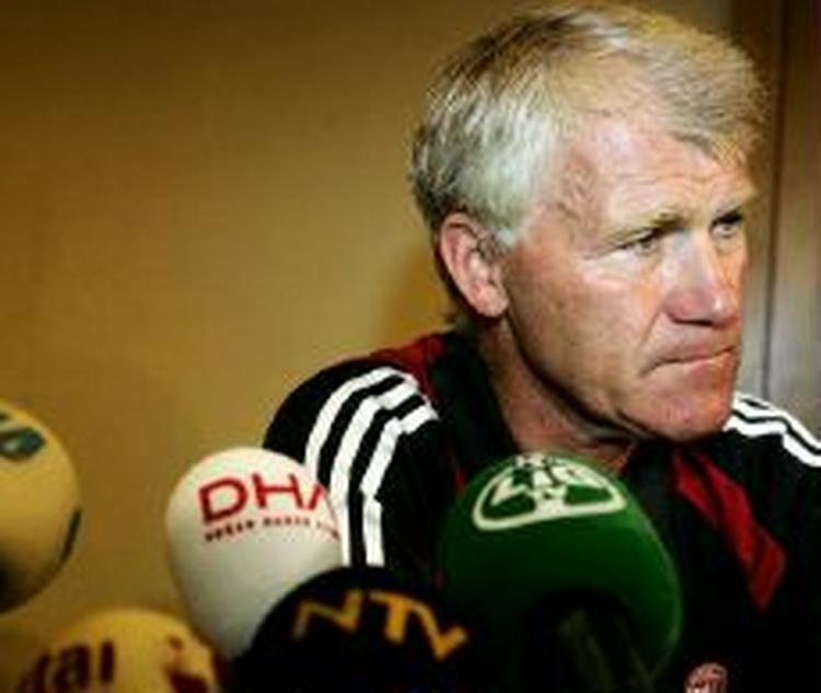 Morten Olsen under gårsdagens pressemøde i Tyrkiet. - Foto: Martin Lehmann 