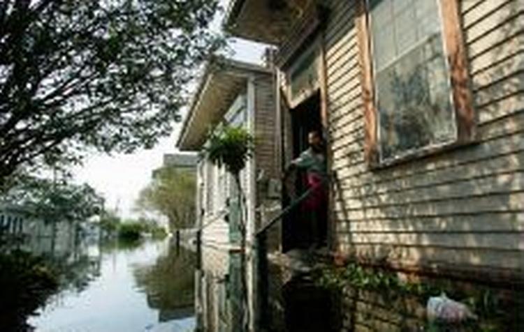 Diane Royal på 70 år vælger at blive i sit hjem i New Orleans. Flere er nødt til det samme, efterhånden som mulighederne for asyl udtømmes i nabo-staterne. - Foto: AP 