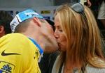 Den syv-dobbelte Tour de France vinder skal giftes med kæresten Sheryl Crow. - Foto: AP 