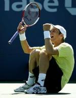 Jarkko Nieminen jubler efter sejren over spanske Verdasco. - Foto: AP 