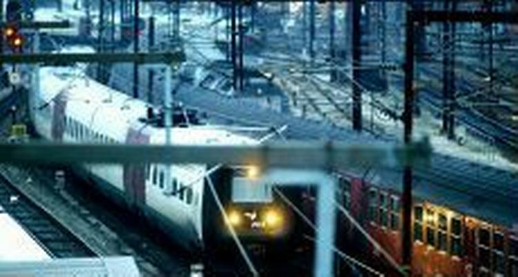 En taske i et S-tog på Vangede station bliver stadig undersøgt af politiets bombeeksperter - Foto: Jesper Stormly Hansen 