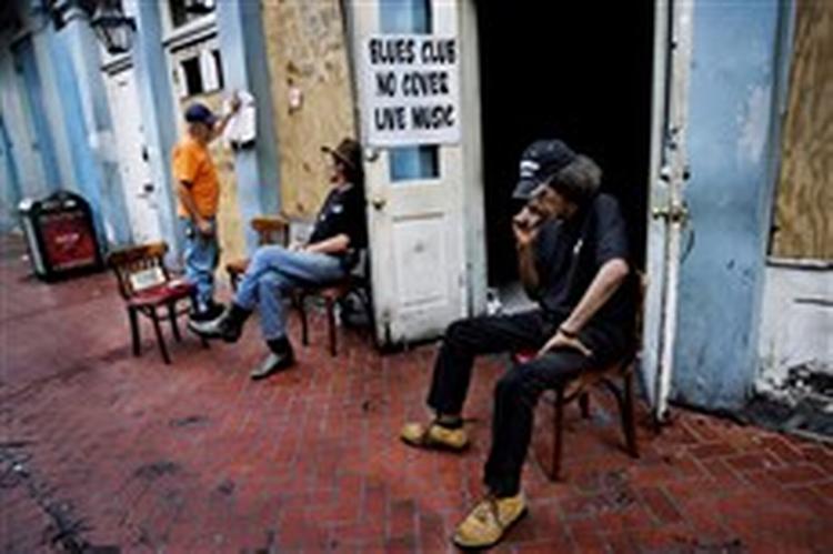 Livet går videre i Bourbon Street - Foto: Miriam Dalsgaard 