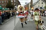 Forfatterne til  Ondt i røven  er ude efter de homoseksuelles årlige festparade Copenhagen Pride. Det er en lalleglad kommercialisering og leflen for heterokulturen, mener de.   Foto: Thomas Borberg 
