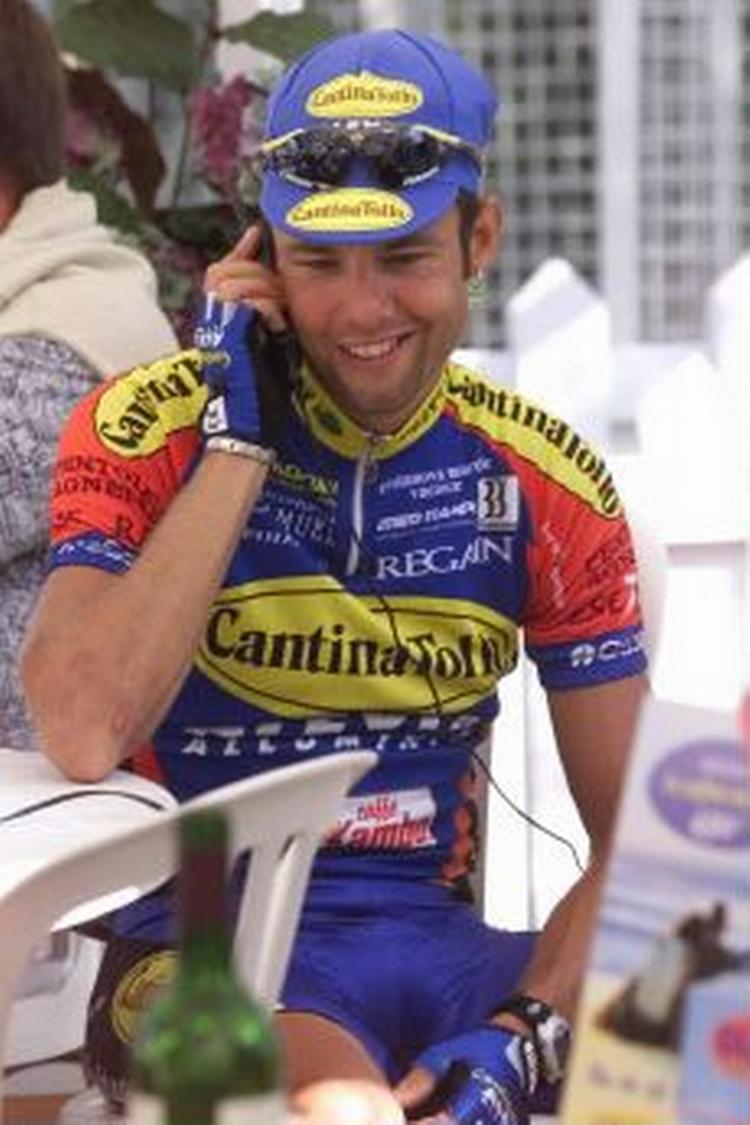 Bo Hamburger er ifølge en fransk avis testet positiv for det forbudte stof EPO. Prøven er fra Tour de France i 1999, hvor Hamburger på billedet ses lige inden 12. etape. - Foto: Morten Bjørn Jensen 