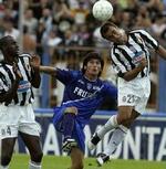 Viera (til venstre) og Fabia Cannavaro havde godt styr på Empoli-spillerne. - Foto: AP: 