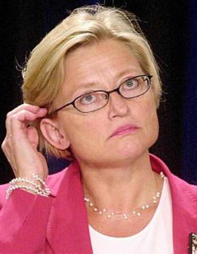 Den svenske udenrigsminister Anna Lindh blev dræbt for to år siden i et supermarked i Stockholm. - Foto: AP 