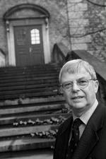 VÆGGETØJSBEFÆNGTE VARULV. Jørgen Sonnergaard har med sine Tintin-oversættelser beriget det danske sprog.   Arkivfoto: Niels Hougaard 